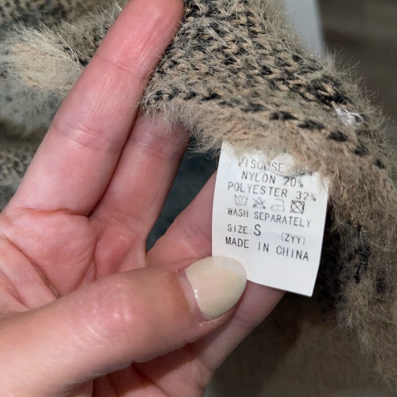 Leopard Button Cardigan - Picture 4 of 7